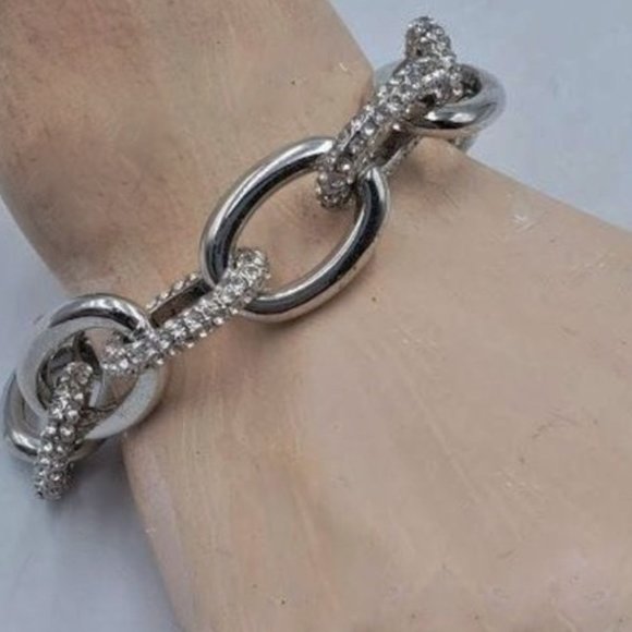 New Chico's Bold Silver Crystal Rhinestone Link Toggle Bracelet - Picture 3 of 4